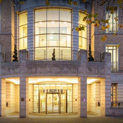 1 Knightsbridge_edited.jpg