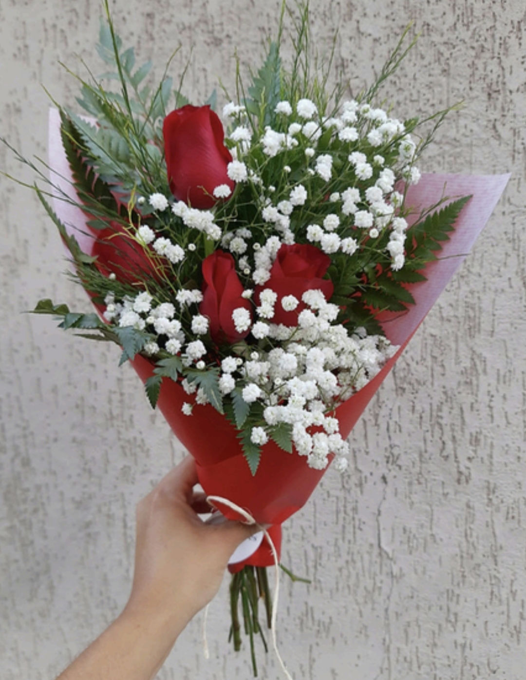  Buquê 4 rosas vermelhas 