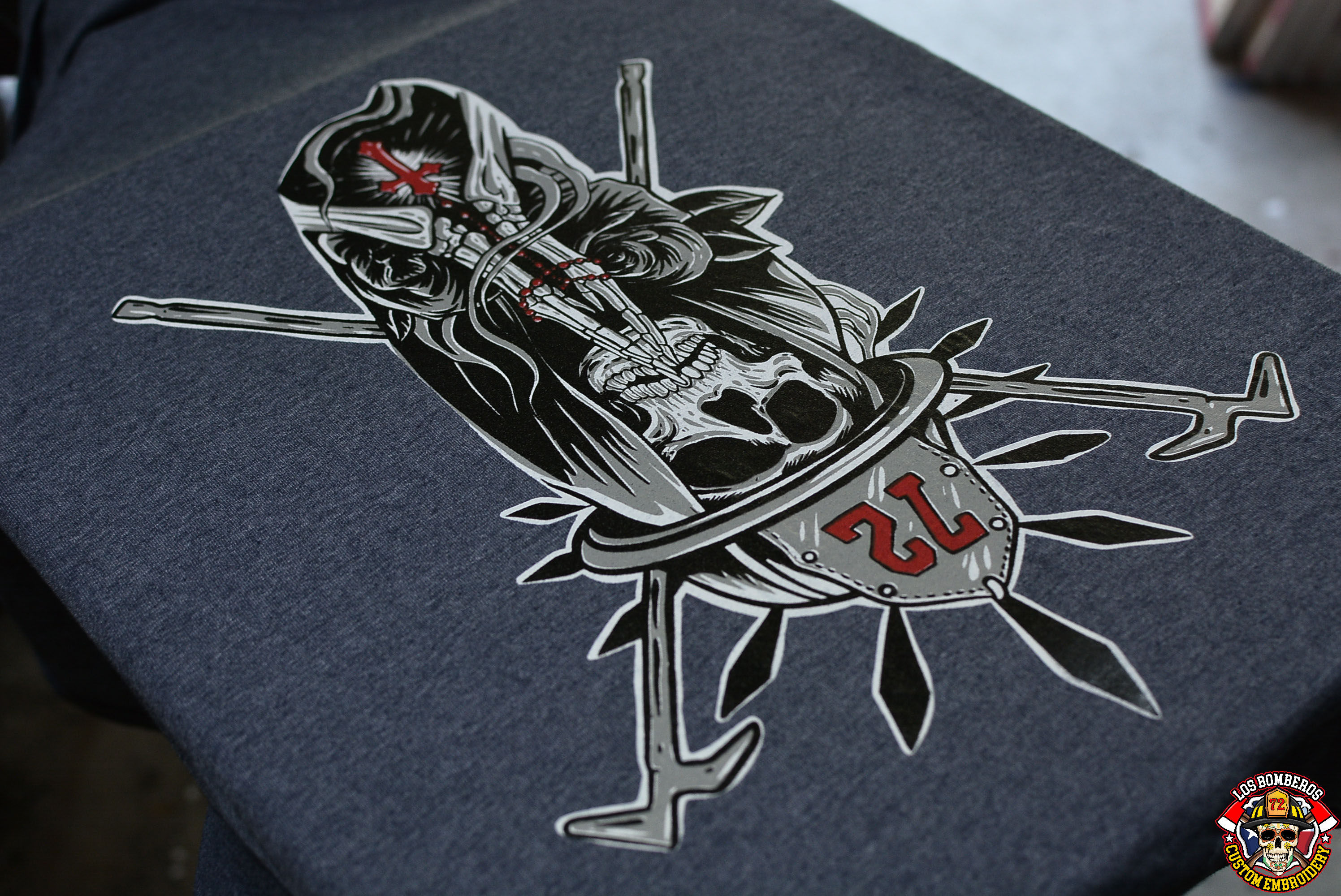 La Santa 2 (Charcoal Heather T Shirt)