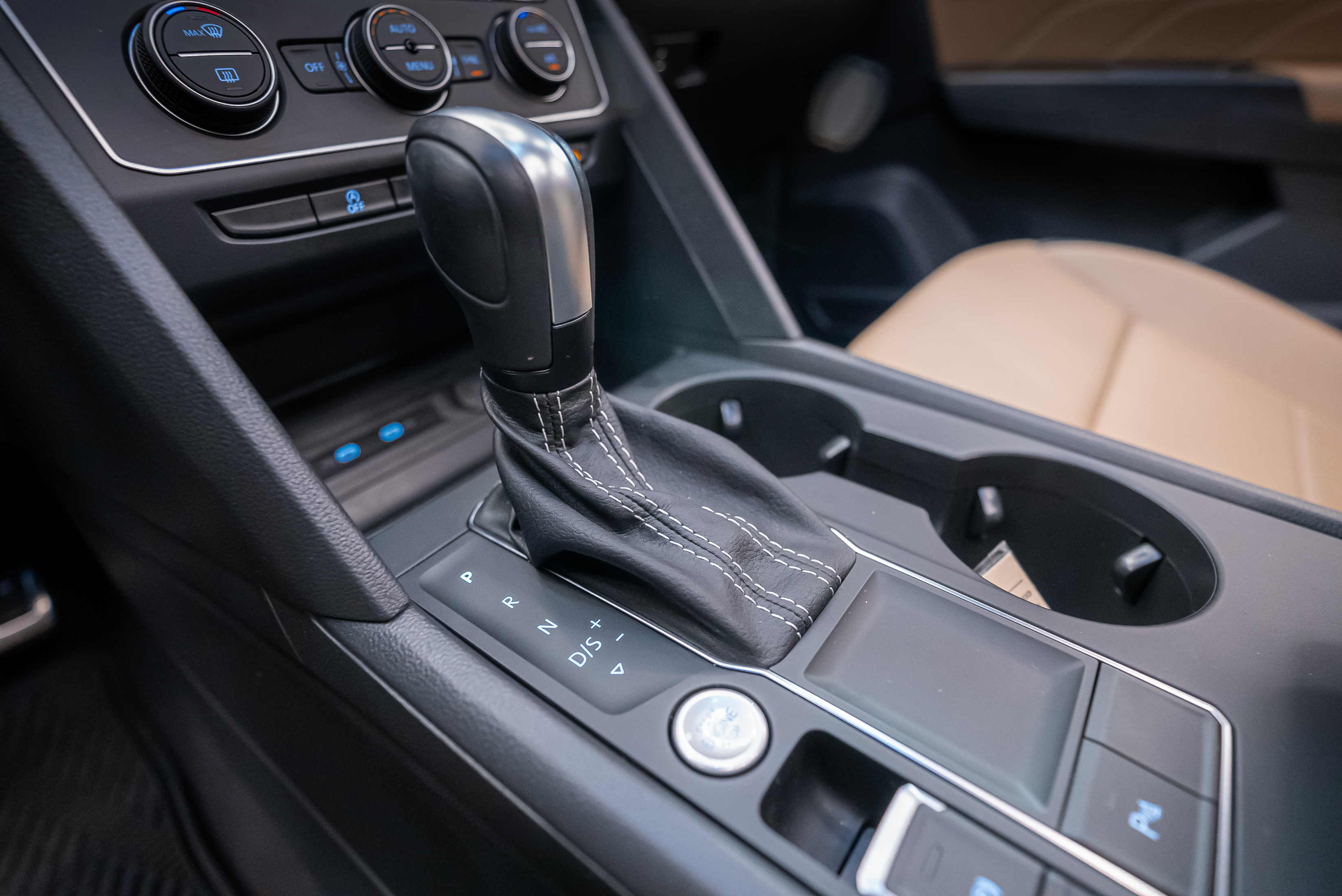 2021 Volkswagen Atlas Cross Sport, view 4