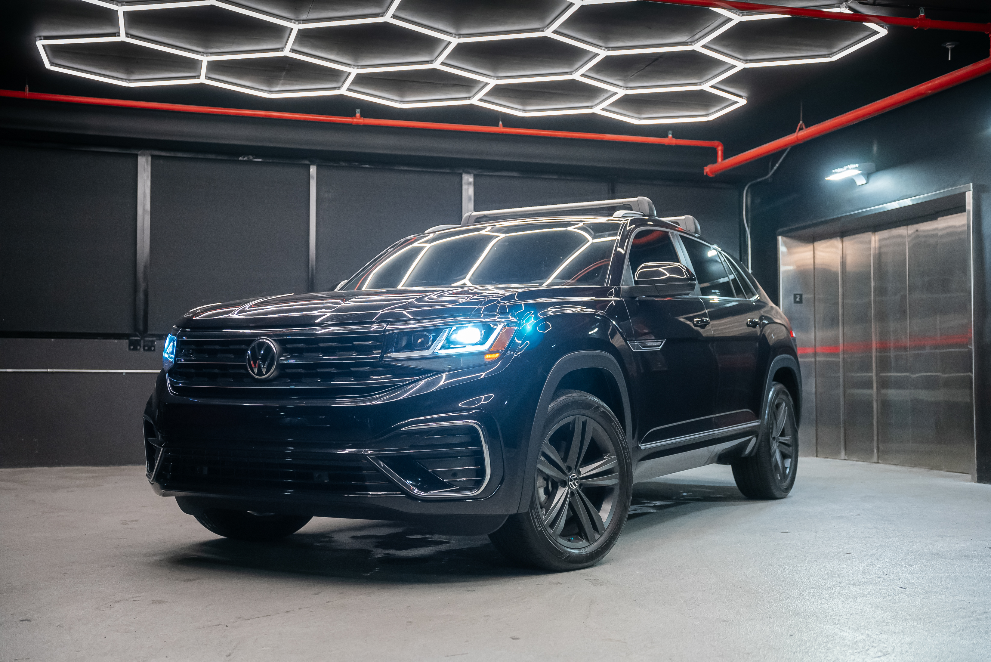 2021 Volkswagen Atlas Cross Sport, view 5