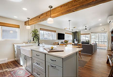 05 Kitchen.jpg