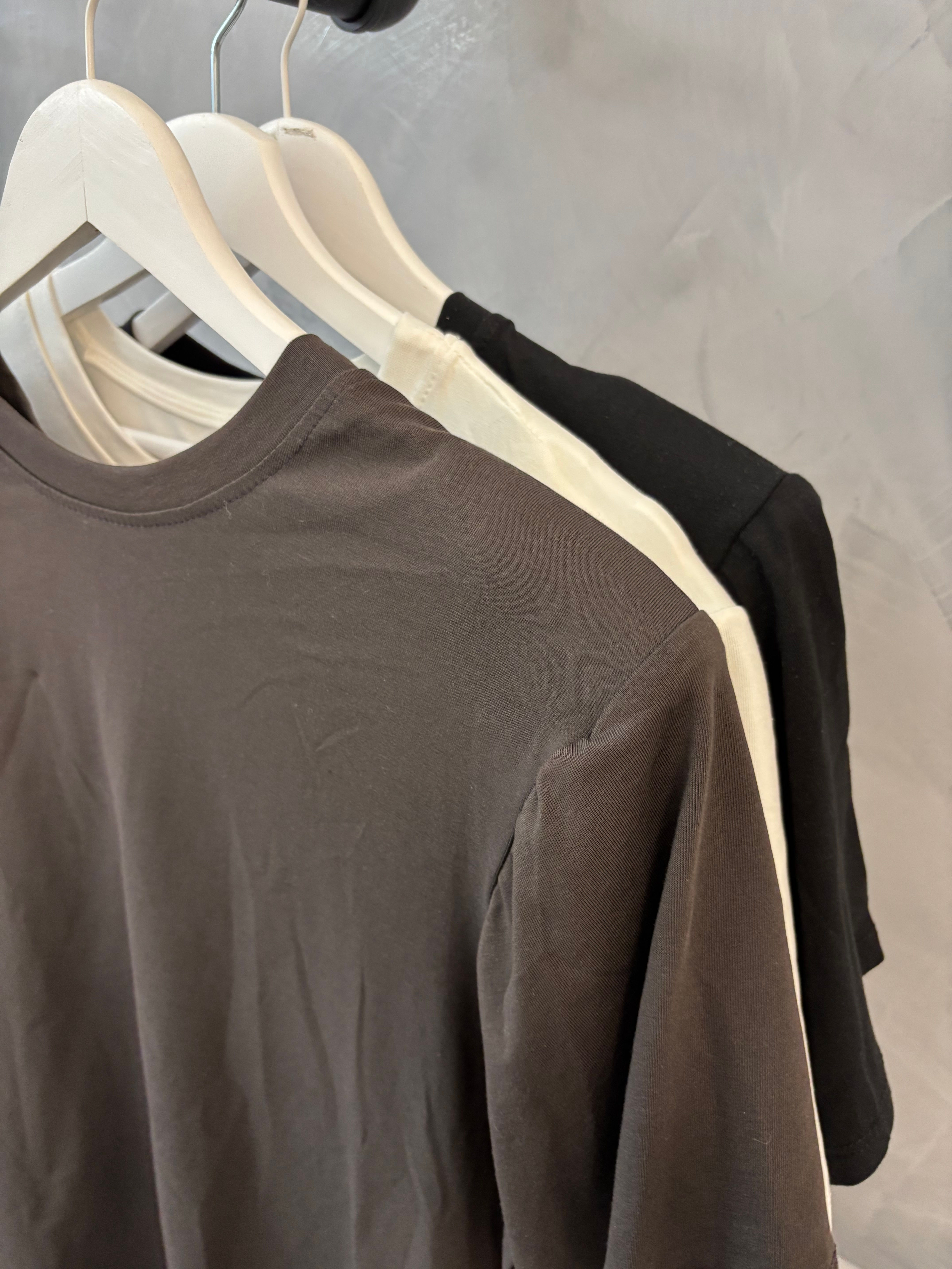 T-shirt basic con spalline imbottite LUCIA