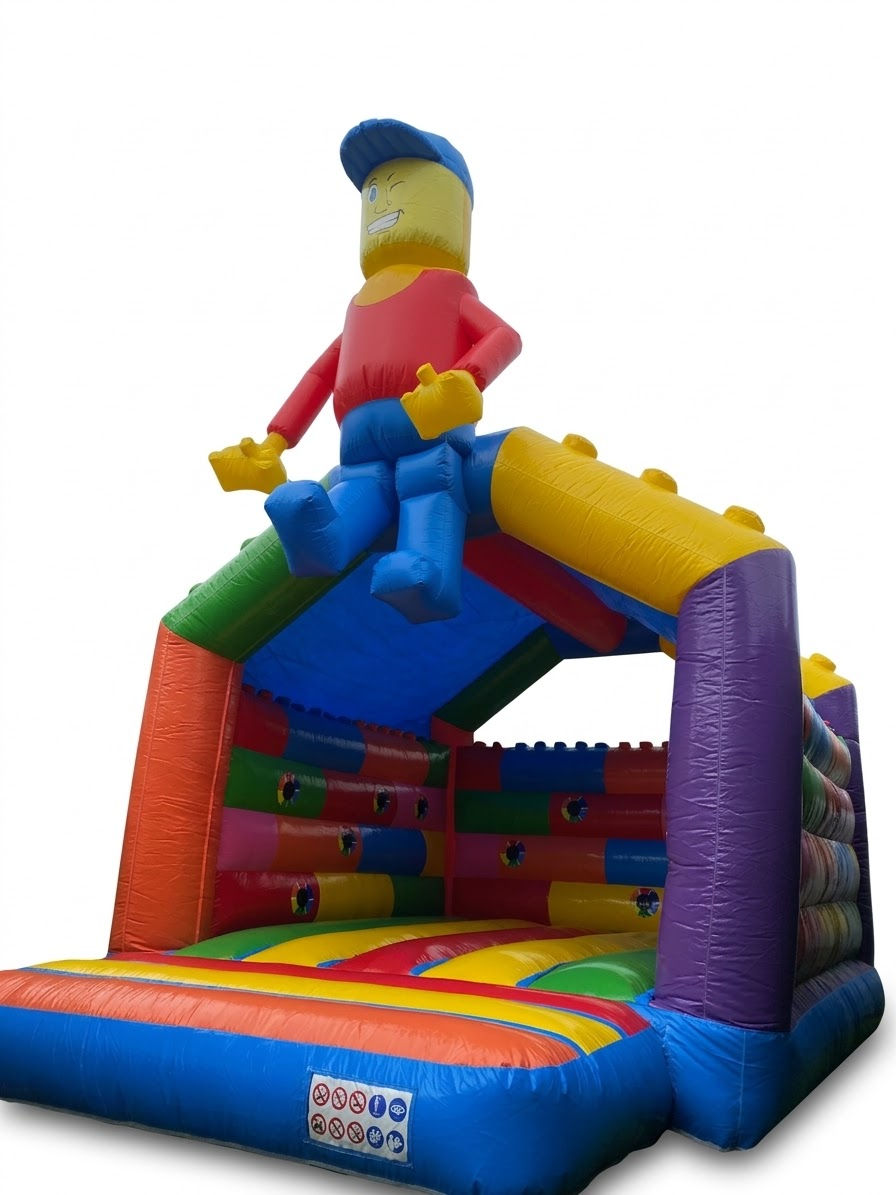 Château gonflable thème Lego en location pour anniversaire et événement enfants