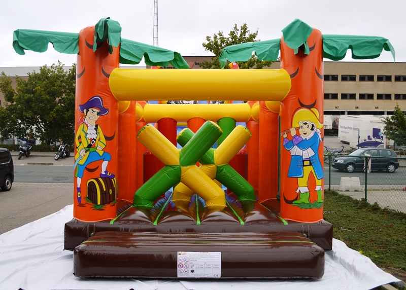Miniature : parcours gonflable pirate location structure gonflable animation enfant anniversaire