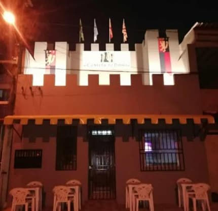 Fachada da Pousada Castelo La Paloma em Gamboa