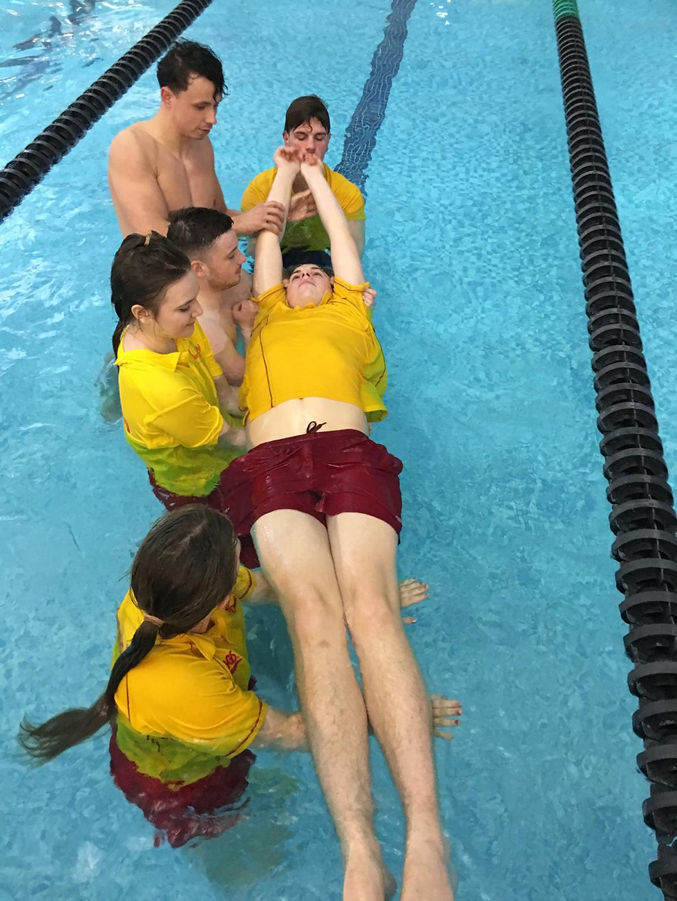 lifesaving technique pool2.jpg