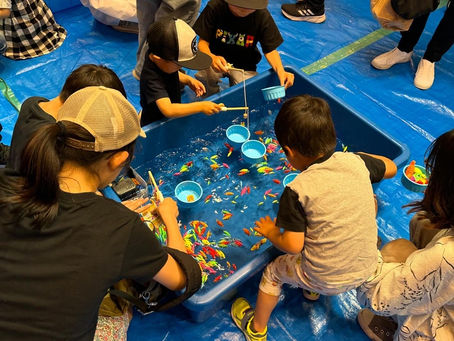 アクタ西宮でふれあい移動水族館