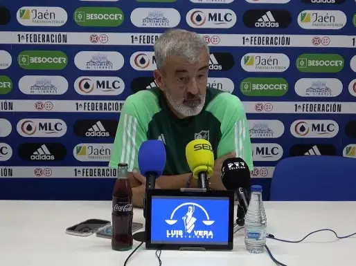 La etapa de Óscar Fernández en Linares llega a su fin