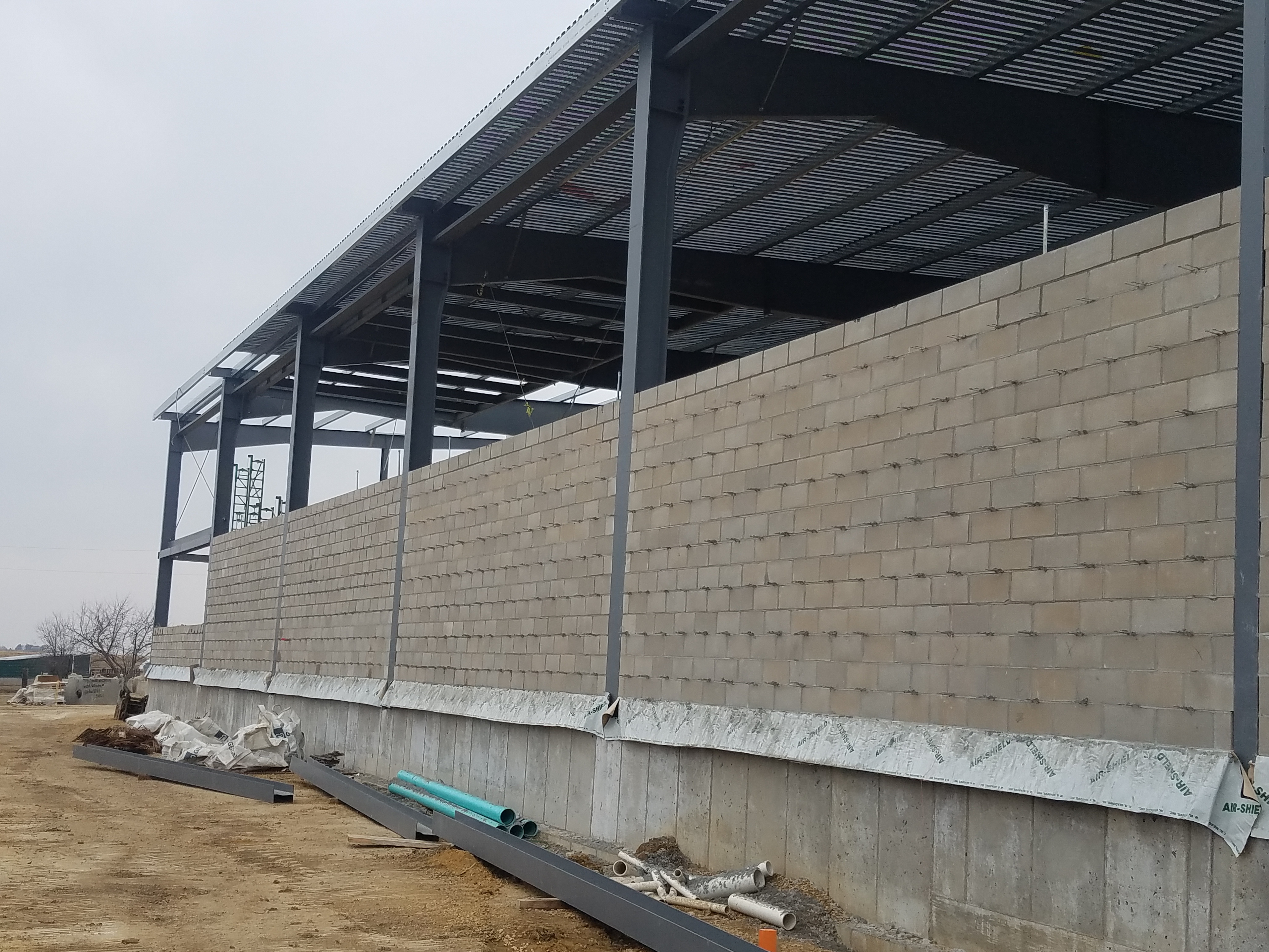 Gymnatorium_BlockWall