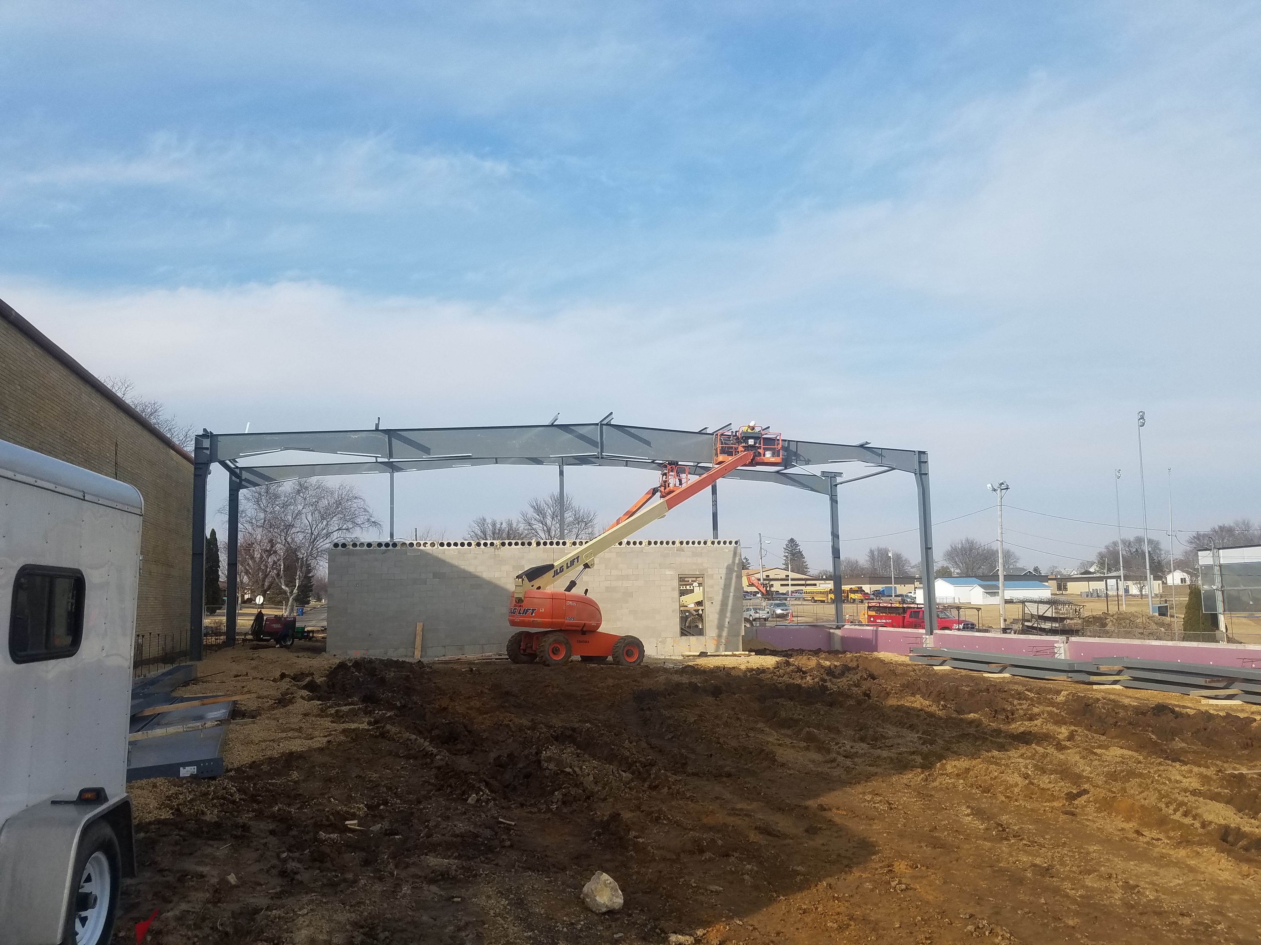 Steel going up in new gymnatorium