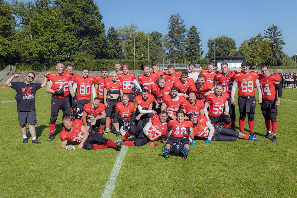 Das Team beim letzten Heimspiel in der Oberliga. Bereits die vergangene Saison war geprägt von Ausfällen und Abgängen. 2026 erwarten uns viele neue Gesichter zwischen unseren erfahrenen Veteranen