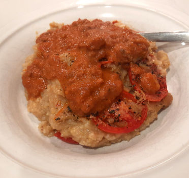 Bolignese over polenta