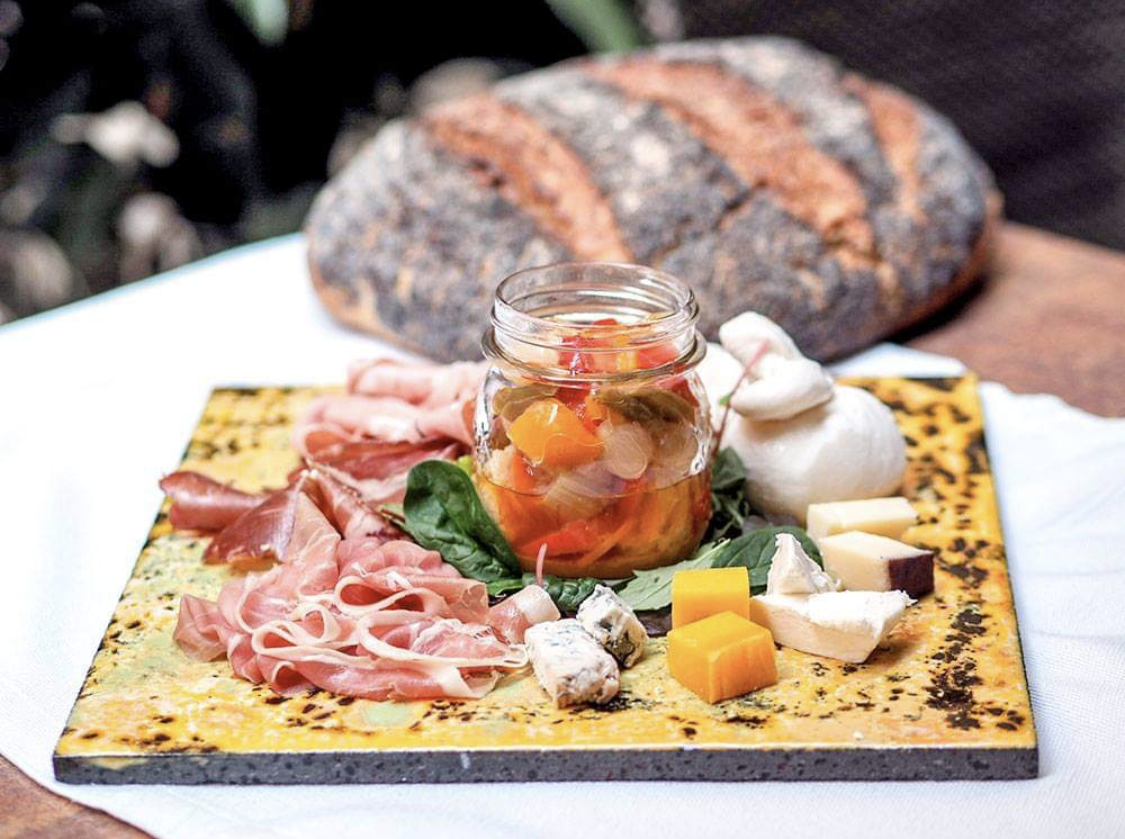 Piastrella in Pietra Lavica