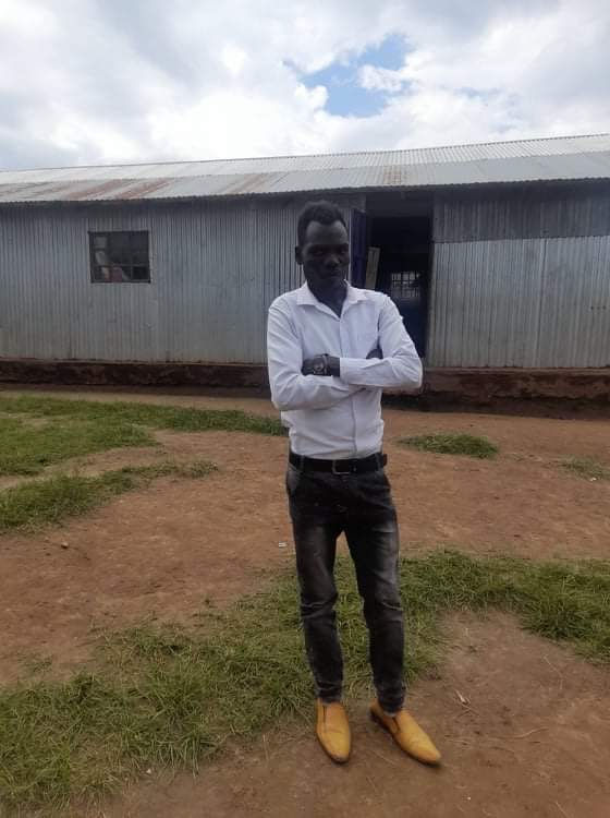 Age: 29, Teacher of Grade 3