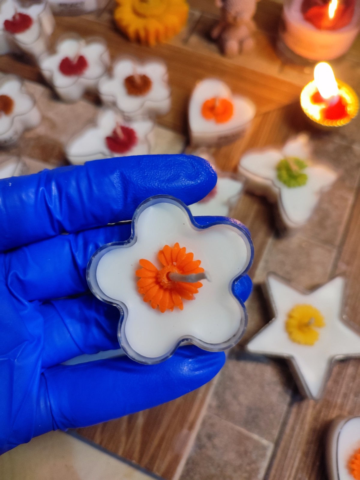Flower Shape Soy Wax Candle with Flower Center