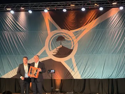 Zapala presentó su bandera