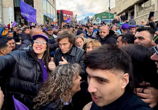 Javier Milei suspendió el acto de campaña en Ushuaia por protestas.