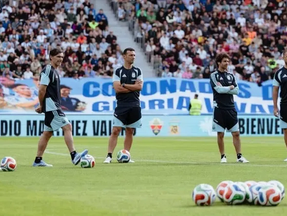 Scaloni confirmó que Lionel Messi estará frente a Angola.