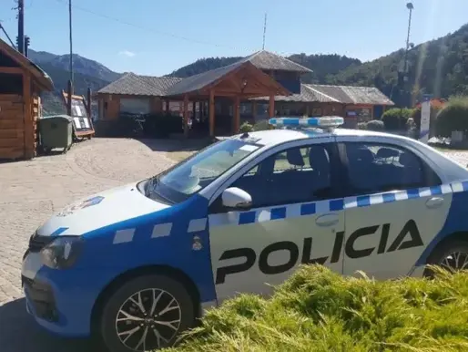Encuentran a una persona calcinada dentro de un vehículo incendiado en Quila Quina
