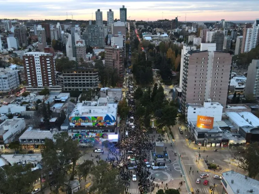 Una multitud participó de la Marcha Federal Universitaria en Neuquén