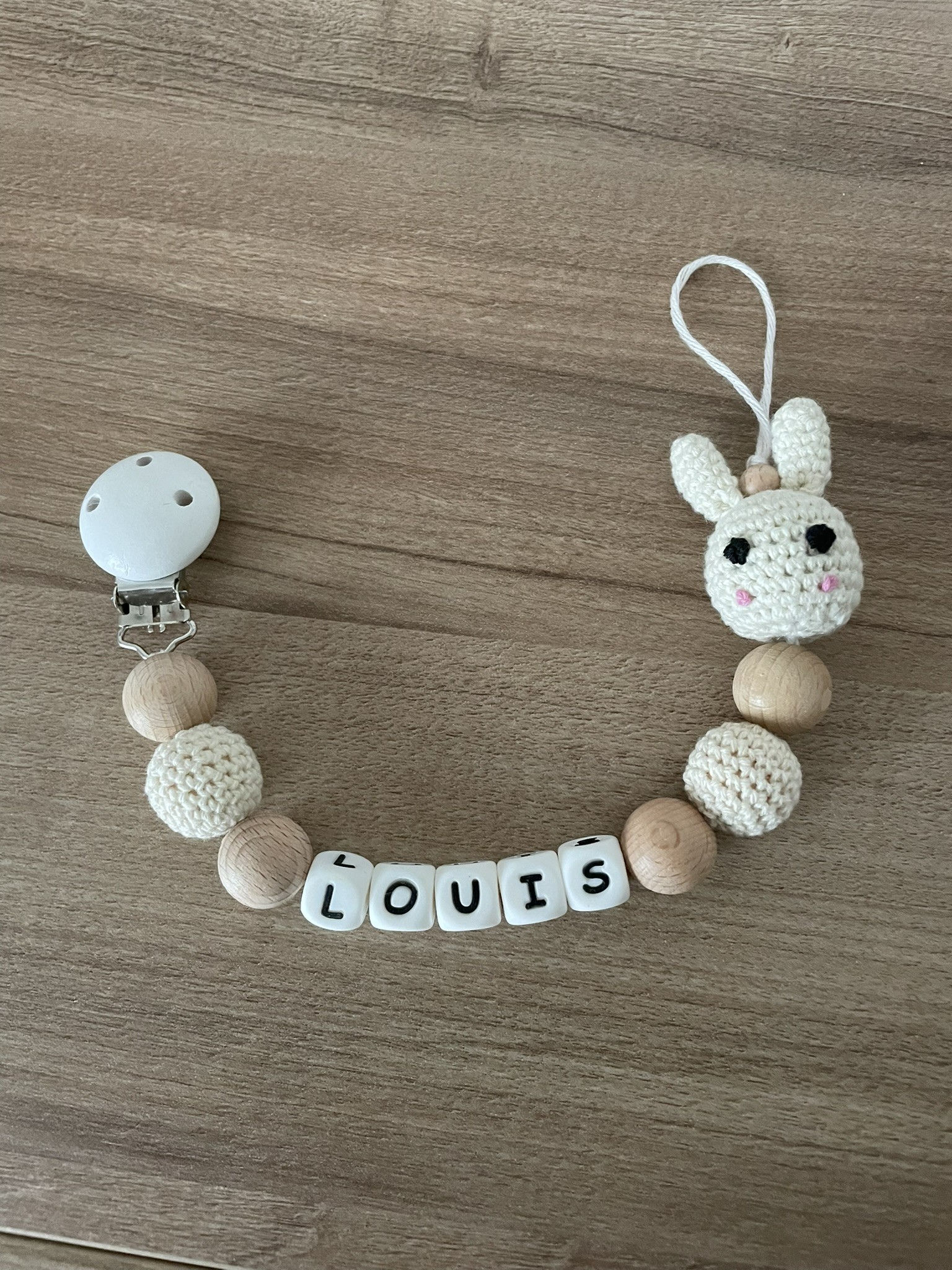 Attache Tétine Lapin Personnalisée Fait Main au Crochet
