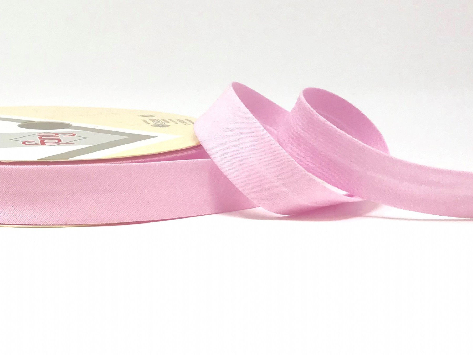 18mm Pale Pink Stretch Bias 97% cotton - 3% elastane.