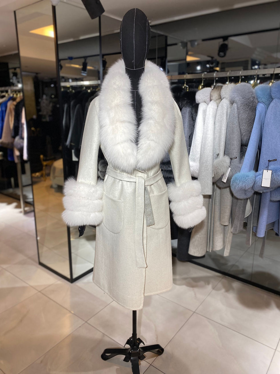 Cashmere, Wool, Alpaca mixed Fabric Woman Fur Coat with Real Fur Coat Woman’s Lo