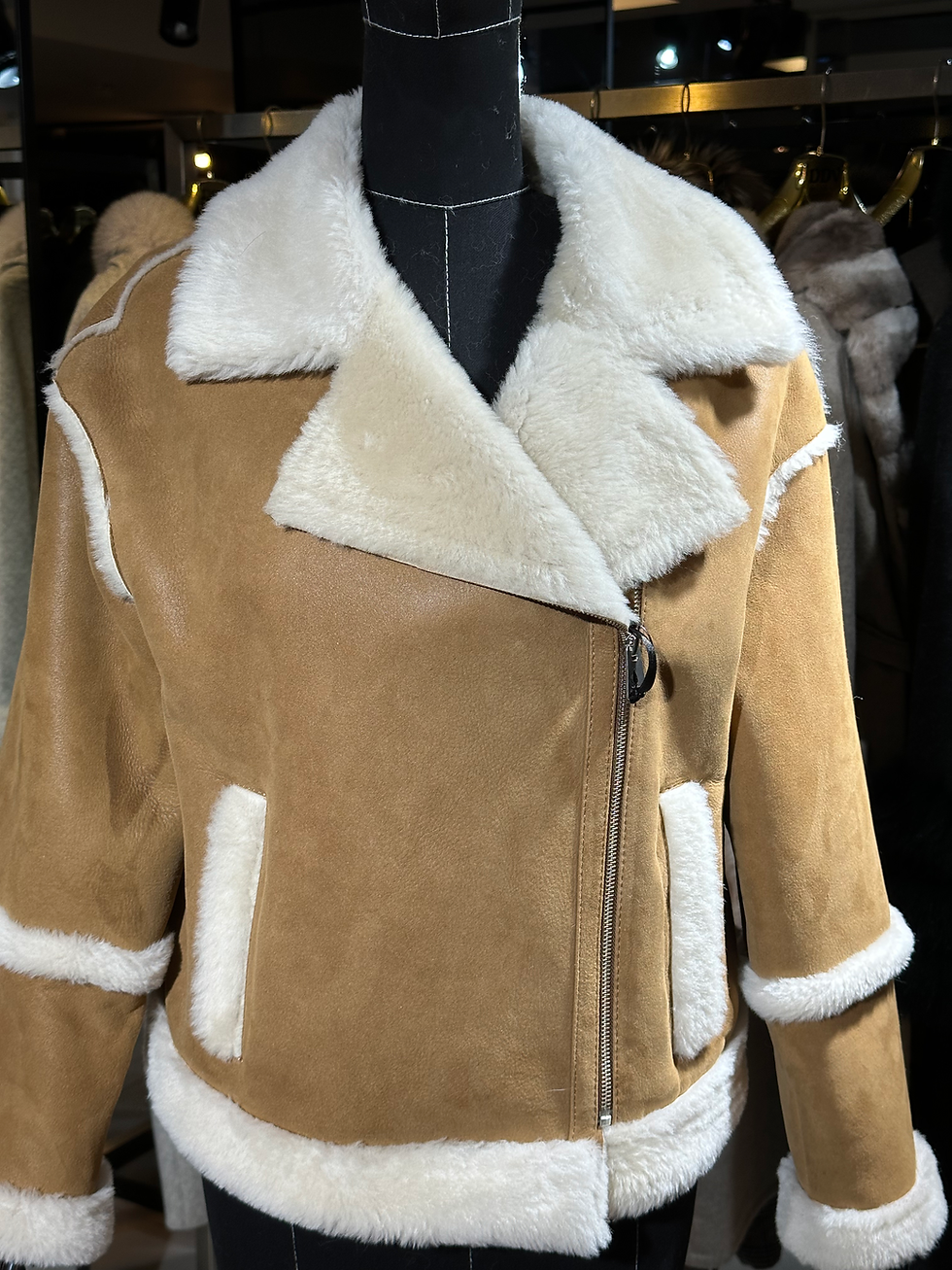 الصورة المصغرة: Genuine Shearling Women Coat with Real Leather and Fur Women's Winter Jackets