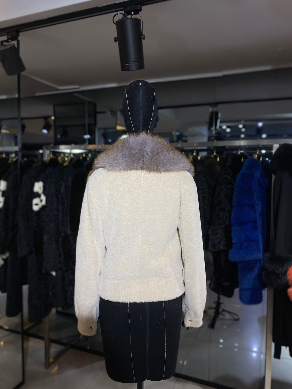 Miniaturbild: Beige Faux Fur Coat with Real Fox Fur Collar and Real Leather Details Women’s Wi