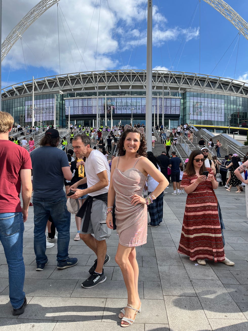 Lisa before the Taylor Swift concert in London