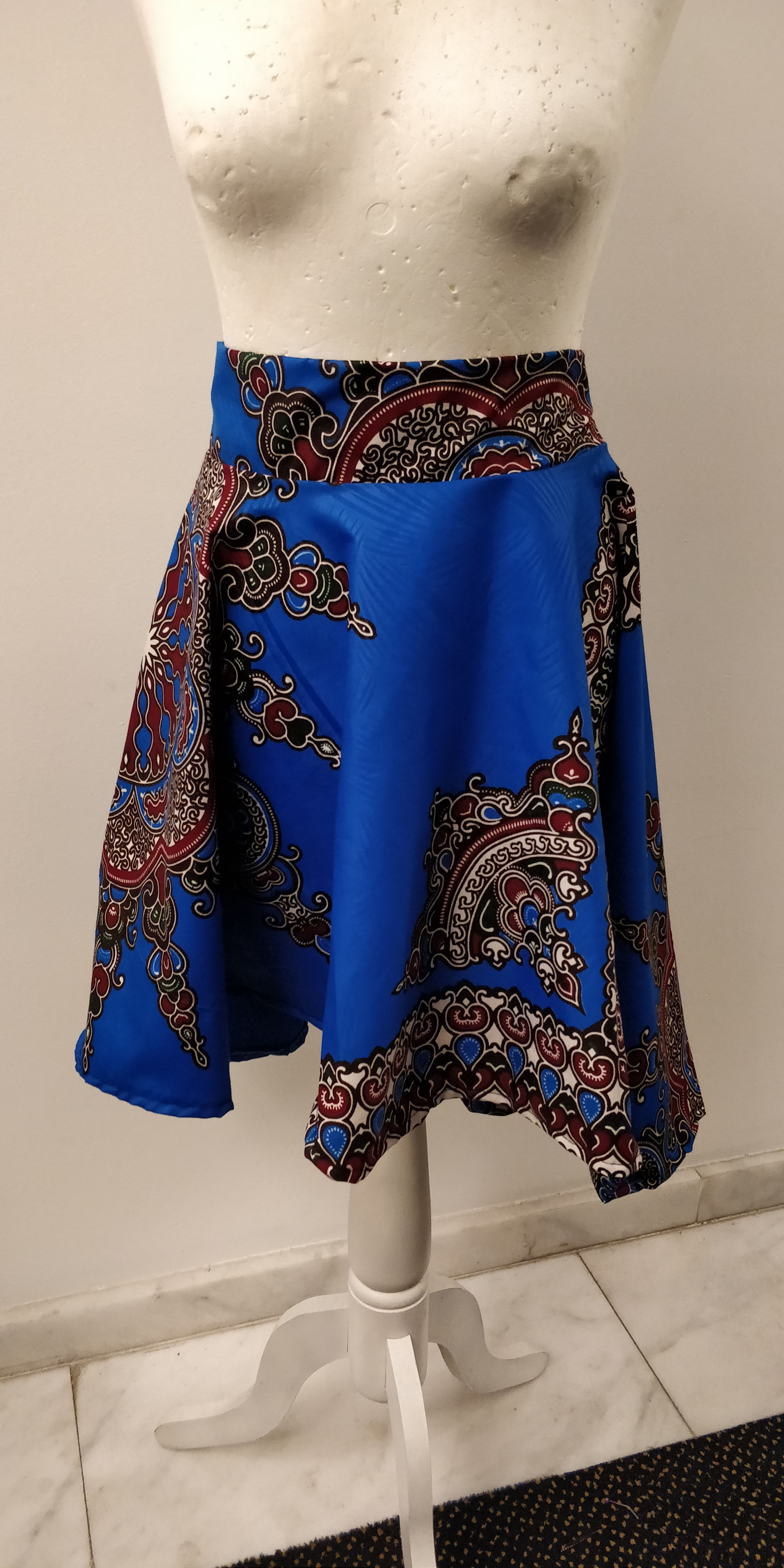 Saia em tecido Africano (mais comprida na p/trás)