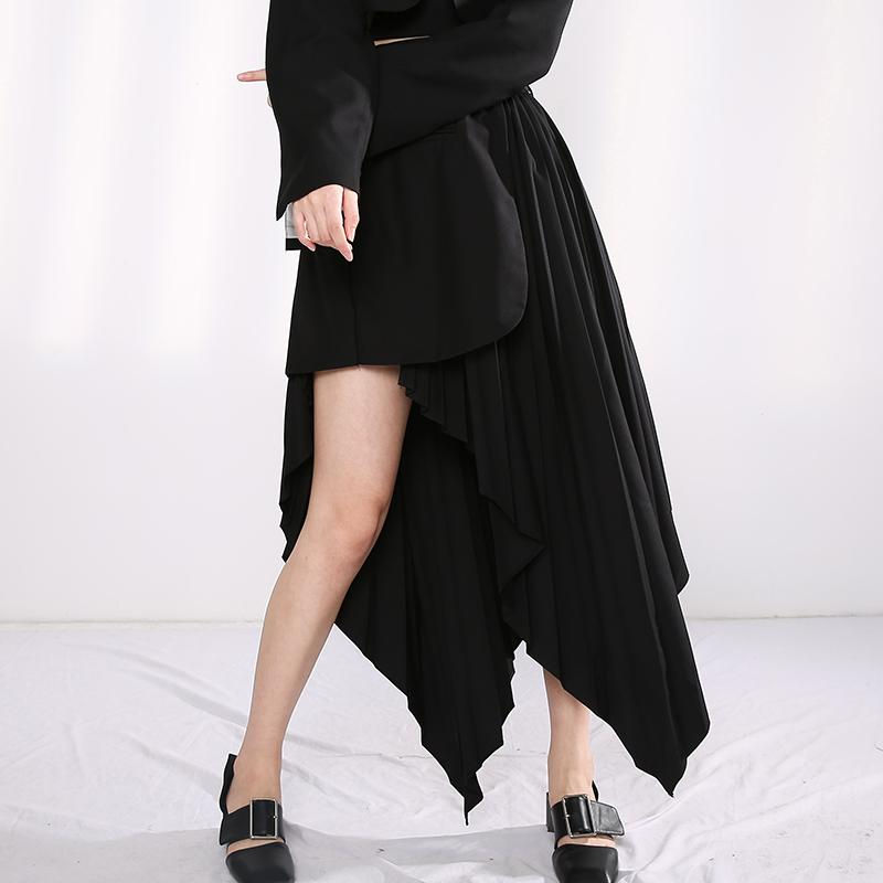 Thumbnail: Kanaye Pleated Irregular Skirt