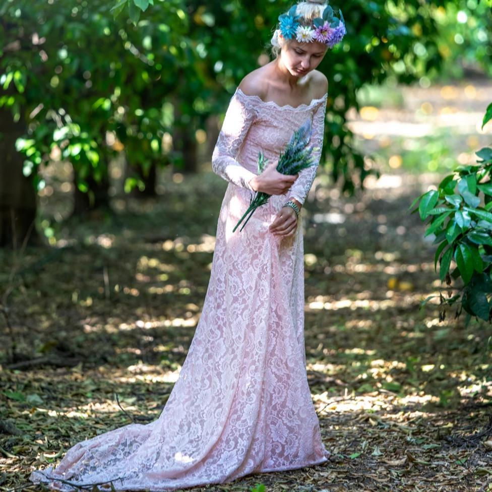 Miniaturbild: Pink Off-The-Shoulder Lace Dress With Train  #1148