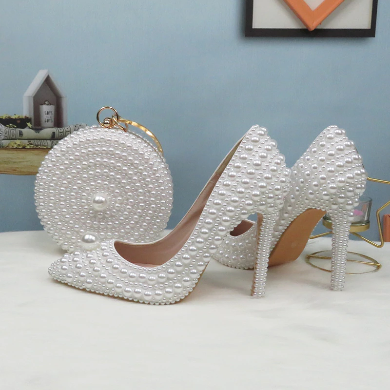 Thumbnail: White Beads Pearl Women Wedding Shoes