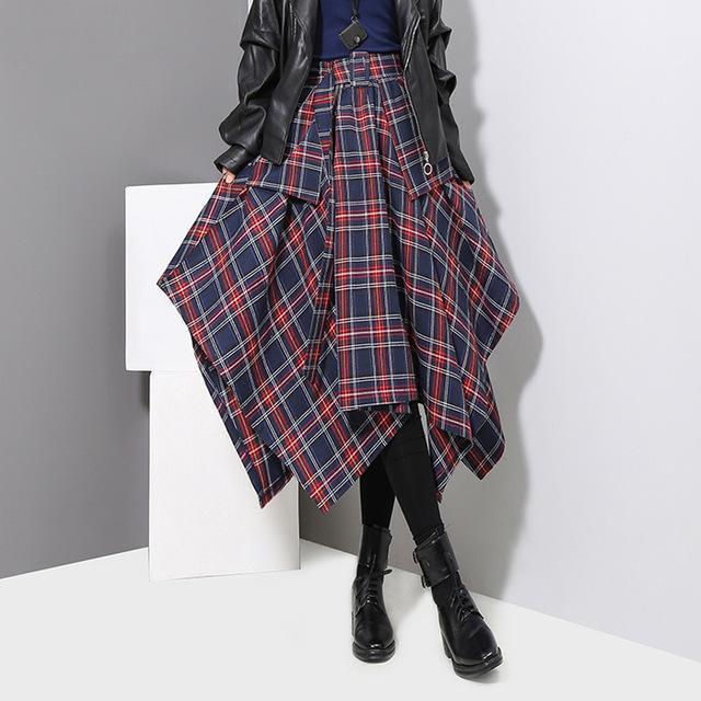 Thumbnail: Aitana Plaid Picnic Skirt - Navy