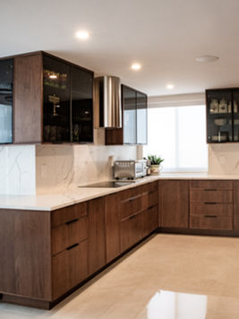 Open floor plan with modern kitchen