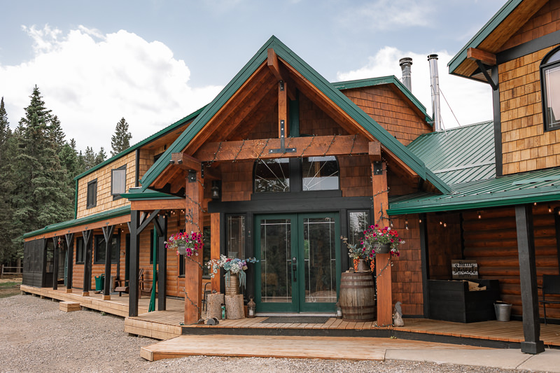blue rock ranch Airbnb wedding venues in Alberta 