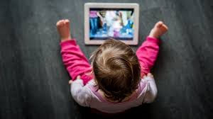 NIÑOS Y PANTALLAS: Una reflexión de cuarentena