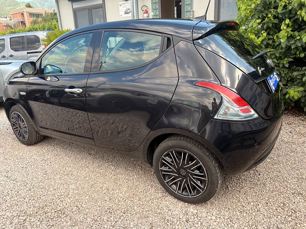 Miniatura: LANCIA YPSILON HYBRID GOLD