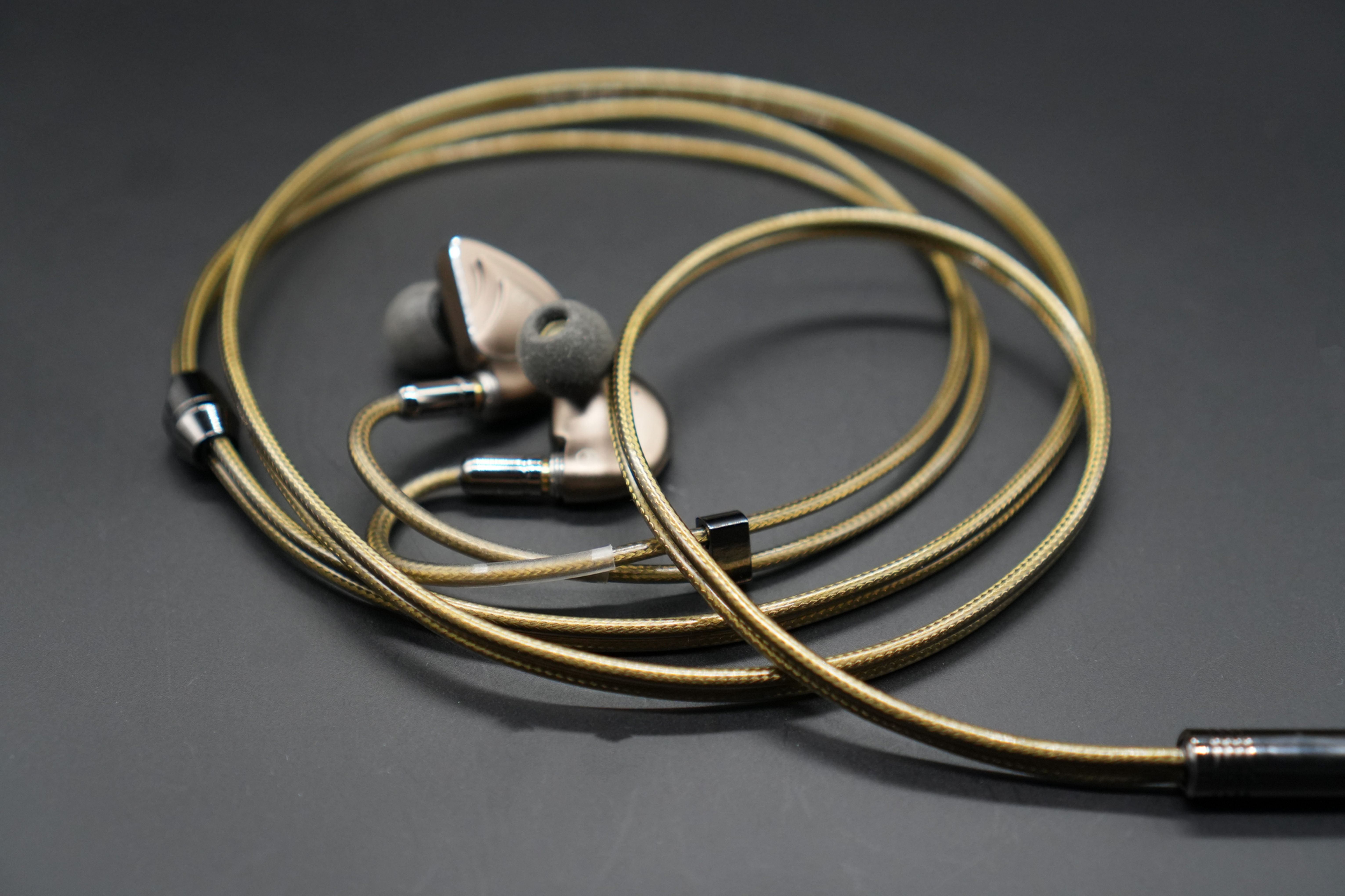 Parallel lines iem cable