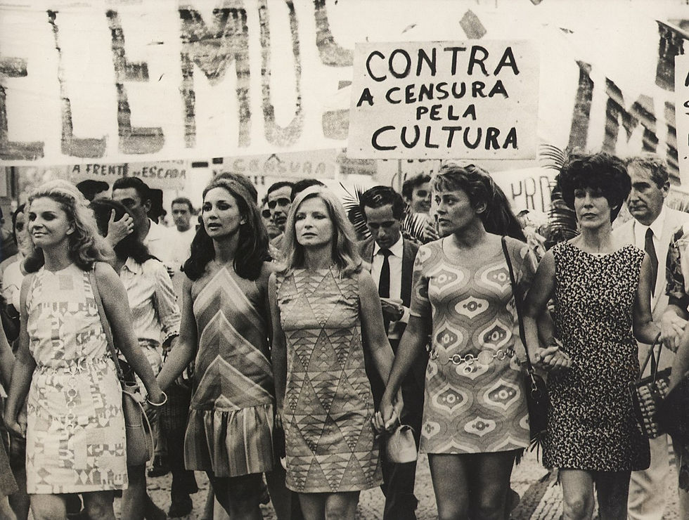 Protesto Cultura contra Censura em fevereiro de 1968. Na foto: Tônia Carrero, Eva Wilma, Odete Lara, Norma Bengell e Cacilda Becker. --- Foto: Reprodução/Wikipedia.