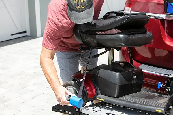 Thumbnail: Harmar AL301XLHD Fusion Outside Vehicle Lift