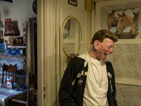 In collaboration with Dominique Vos and journalist Remco Kock (text)

This project examines the changing identity of the city of Arnhem through photographs of its residents and urban spaces. Erik van Cuyk’s images capture daily life in the city, focusing on individual moments within the broader context of social and urban transformation.

The accompanying texts by Remco Kock offer insights into the personal stories of the people featured in the photographs, highlighting the societal shifts affecting the city and its inhabitants. The collaboration between the photographer and writer provides a comprehensive view of the dynamics shaping the community.