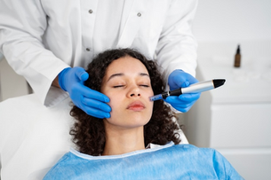 Microneedling: A Non-Surgical Treatment for Achieving Radiant Skin