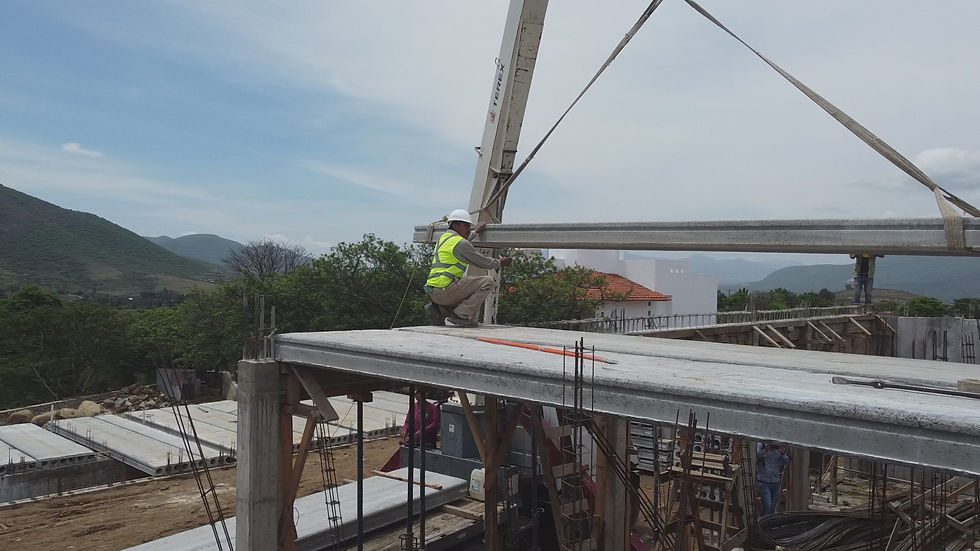 construcción con placas alveolares, losas y muros.