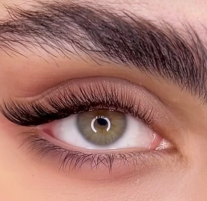 Hybrid eyelash extensions in Farnborough Blondy and Girls soft volume lash mix