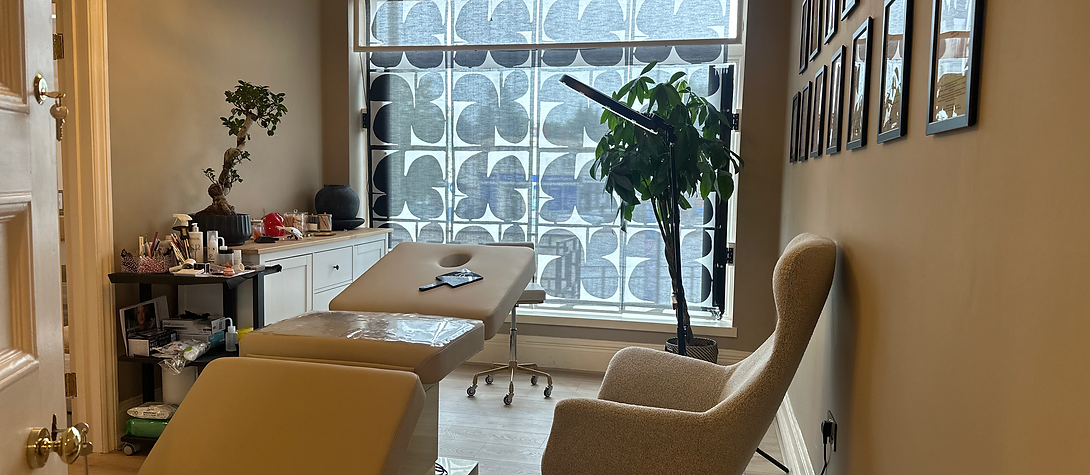 Professional semi permanent makeup clinic in Farnborough Clean and hygienic PMU setup in Farnborough beauty salon