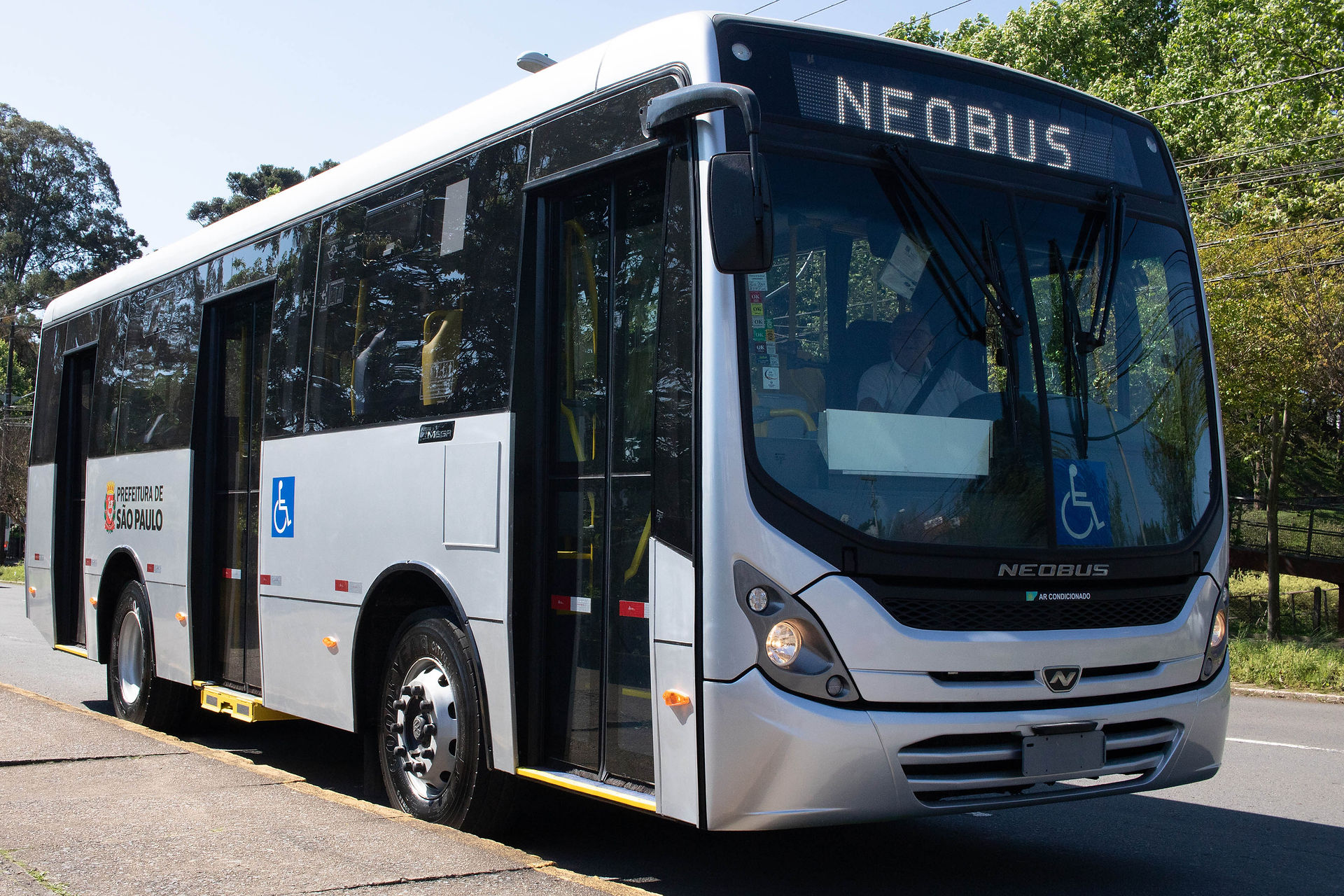 neobus_newmegasptrans_1