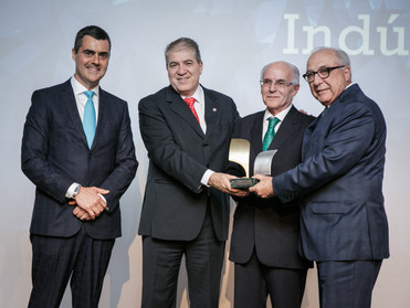 MARCOPOLO RECEBE PRÊMIO MAIORES & MELHORES DO TRANSPORTE 2017